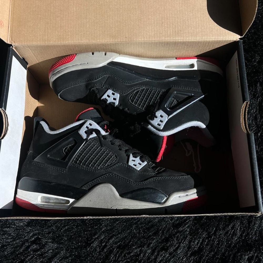 Jordan 4s